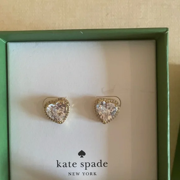 ⭐️NEW Kate Spade Gold Heart Earrings - Picture 4 of 7